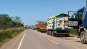 El Gobierno convoca a productores al diálogo para destrabar el bloqueo en la ruta Santa Cruz-Beni