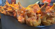 ¿A cuánto se comercializa el kilo de pollo en los mercados de La Paz y Santa Cruz?