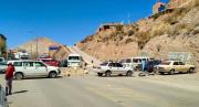 Transporte público de Potosí bloquea la ciudad exigiendo combustible