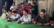 Ministro Justiniano y el gobernador de Beni se reúnen con dirigentes para levantar bloqueo en Puente San Pablo