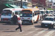 La gente padece con micros viejos e inseguros a la espera del ordenamiento del transporte