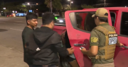 Dos jóvenes atacados saliendo del Tahuichi: Le roban la moto a uno y apuñalan a otro