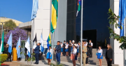Cochabamba celebra el Día del Himno Departamental con una iza de banderas