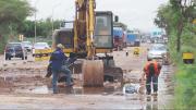 Reconstruyen tramos de la G-77 que está llena de baches