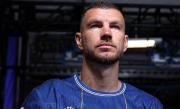 El capitán de Bosnia Edin Dzeko se retira de la selección a los 40 años