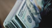 El dólar oficial vuelve a subir y alza su cotización más alta desde su puesta en vigencia
