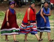 Más de 2,1 millones de mujeres en Bolivia se identifican con pueblos indígenas