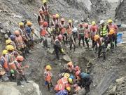 En cuanto veía la luz, gritaba, relata el chino atrapado once días en un túnel de Nepal