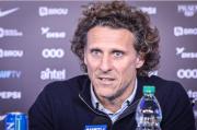 Forlán presentó su primera lista de convocados en Uruguay