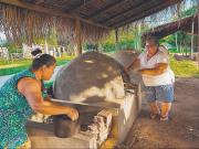 Rincón Santa Rosita deleita con sus sabores típicos horneados en su plaza