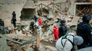 Canes de rescate detectan más cuerpos bajo los escombros tras explosiones en Viacha