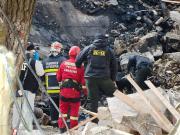 Hallan el cadáver de un conscripto y suman ocho fallecidos tras explosiones en Viacha
