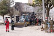 Rescatan un noveno cuerpo de los escombros en cuartel de Viacha
