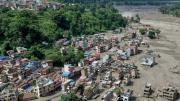 Nepal eleva a más de 5.300 los desaparecidos a causa de las devastadoras inundaciones en la frontera con China