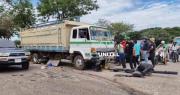 Madre y su hija de 4 años fueron atropelladas por un camión que se subió a la acera