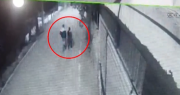 Tiene seis costillas rotas y varias cirugías pendientes: Hombre atropellado por minibús sigue en terapia intermedia