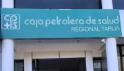 Descubren equipos médicos de la Caja Petrolera de Tarija que estaban empacados  