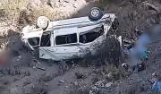 Cuatro fallecidos y 11 heridos deja el embarrancamiento de un minibús en la carretera a Palca