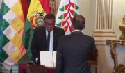 Fernando Camacho jura como embajador de Paraguay