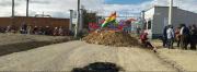 Pobladores bloquean el relleno sanitario de Villa Ingenio y dejan varados a 65 camiones de basura