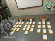 Encuentran 30 paquetes de cocaína en la ruta La Paz-Oruro