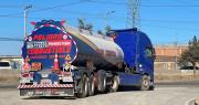 Cisterneros dicen que dejaron de transportar combustible para YPFB tras el retiro de la subvención al diésel