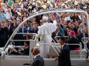 La historia del papamóvil, un icono que causa fervor