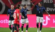 Uruguay golea a Corea del Sur para el primer triunfo de la era Diego Forlán