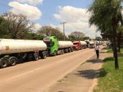 Santa Cruz recibe las primeras cisternas cargadas de diésel