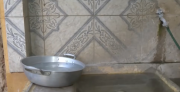 Restituyen servicio de agua en más de 10 barrios cruceños, pero vecinos advierten que la solución es temporal