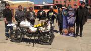 UPEA presenta motocicleta híbrida para ahorrar combustible