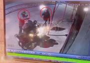 Delincuentes amenazan con cuchillo y arma de fuego a un joven y le roban su motocicleta