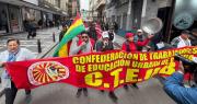 Maestros marchan por incremento salarial y contra la crisis económica en medio del Estado de excepción