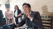 Ministro dice que no quiere “vender ilusiones” con el aumento salarial, pero asegura que considerarán todos los aspectos