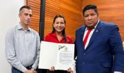 Brigada Parlamentaria Cruceña entrega reconocimiento a la secretaria municipal de Salud de Montero