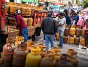Los distribuidores de GLP anuncian que no repartirán garrafas en los barrios