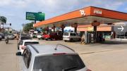 La gasolina vuelve a escasear y la importada queda como alternativa en Santa Cruz