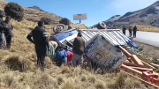 Reportan aparatoso accidente en La Paz tras el vuelco de un camión