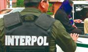 Una mujer es rescatada de un condominio y caen captores
