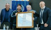 Leo Messi recibe el doctorado honoris causa de la UBA: “Nunca imaginé esto”