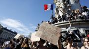 Las protestas estudiantiles acorralan a un gobierno francés debilitado ante los mercados
