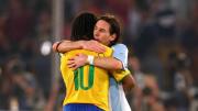 “Hermano”: el emotivo mensaje de Ronaldinho a Messi en su adiós de la selección