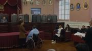 El expresidente Arce asiste en silla de ruedas al juicio oral por la toma militar de junio de 2024