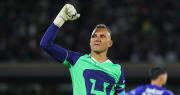 “¿Le contesto o no?”: Keylor Navas desata risas al recibir una llamada de su esposa en plena conferencia