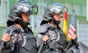 Estados Unidos dona equipos antidisturbios a la Policía Boliviana para el control del orden público