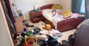 Ladrones huyen en medio de disparos al ser descubiertos robando en una casa
