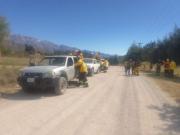 Gobernación coordina a 63 efectivos y refuerza la logística para combatir el incendio en Calderilla
