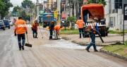 Cierran un carril entre el sexto y octavo anillo de la avenida Cristo Redentor para trabajos de micro pavimentación