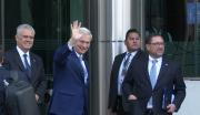 Kast llega a su hotel en Calacoto y se prepara para el encuentro con Paz