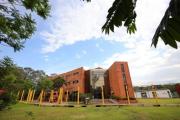 Correo masivo con amenaza de masacre obliga evacuación de principal universidad paraguaya